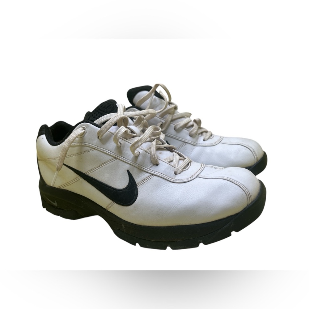 Nike size 9 white and black golf shoes